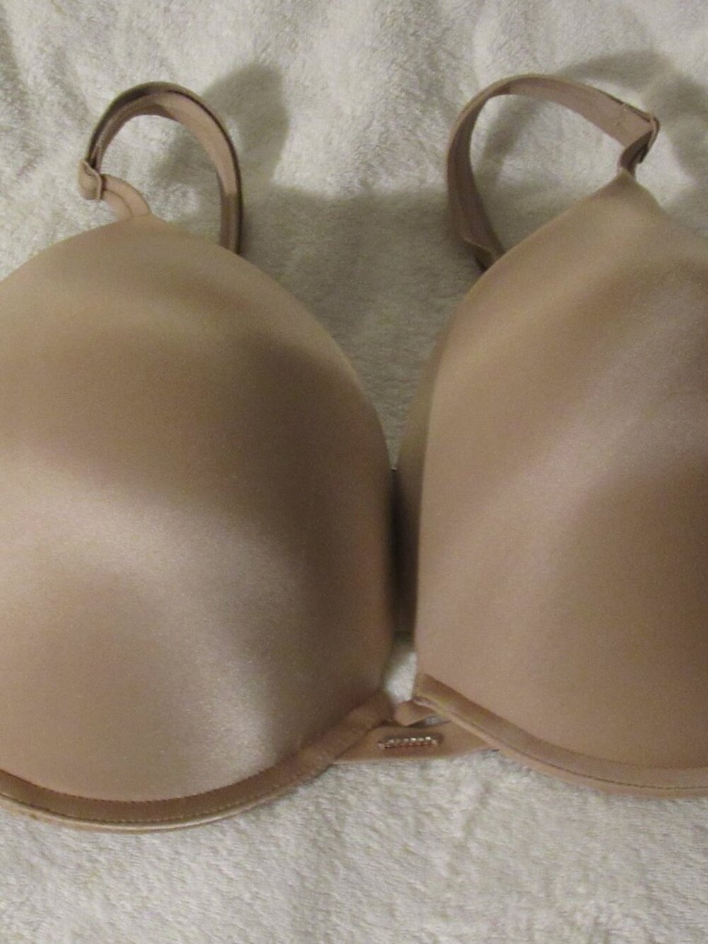 Victoria's Secret Beige Very Sexy Push Up Bra Size 36G USED